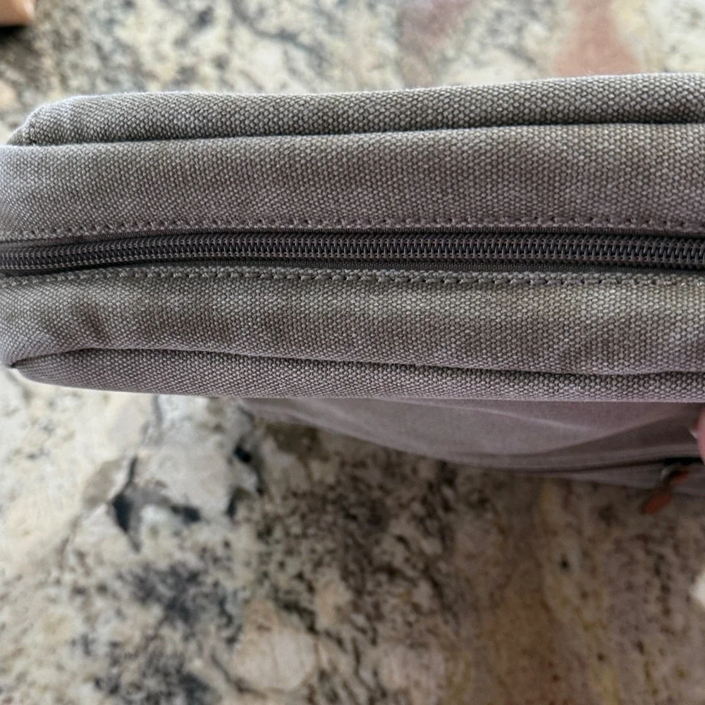 Troop London Men's Tan Canvas Messenger Bag